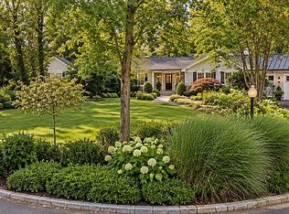4 Heathcliff Rd, Rumson, NJ 07760
