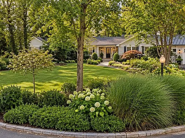 4 Heathcliff Rd, Rumson, NJ 07760