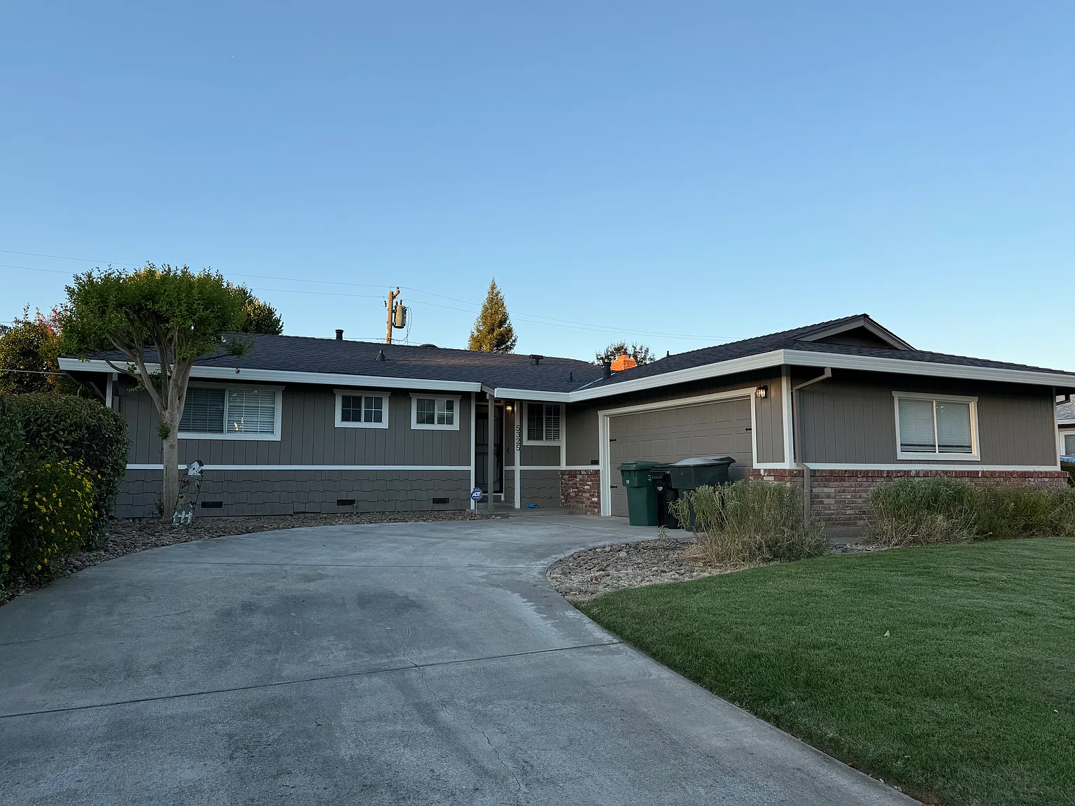 3 bed, 1080 sqft, $2,600 — Photo 2