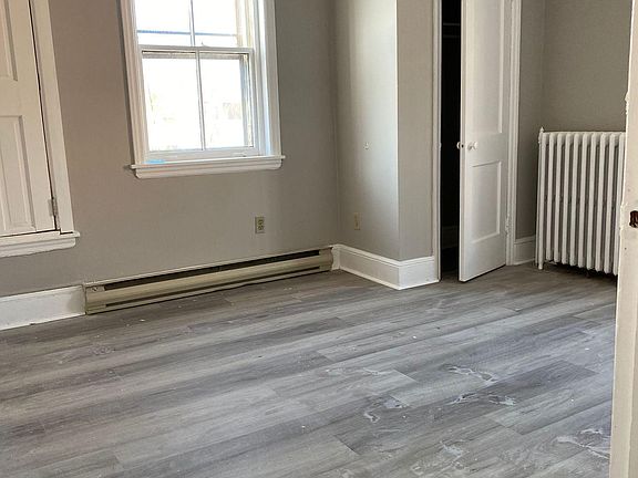 5th image of 833 N Washington St #4