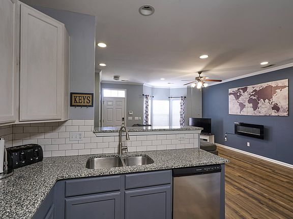 5th image of 411 Coalinga Ln