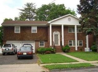 536 Riverside Dr, Elizabeth, NJ 07208