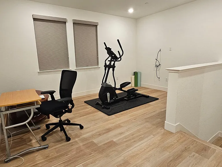 17584 Capricorn Ct — Photo 24
