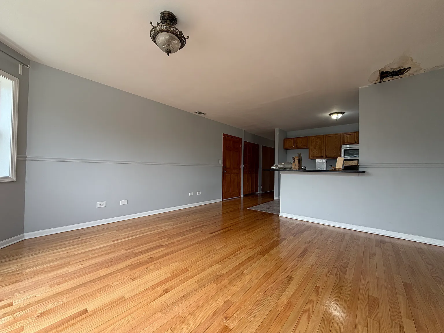 3 bed, 1250 sqft, $2,000 — Photo 2