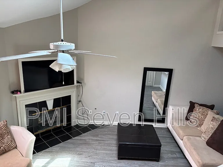 2475 Nugget Ln — Photo 2