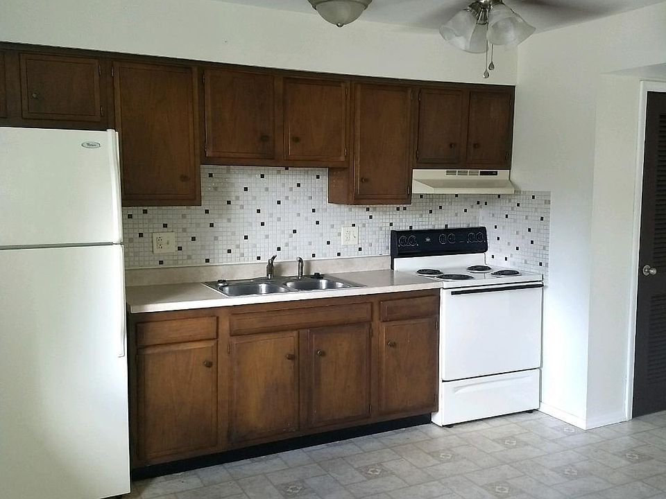 1st image of 1014 E Illinois St