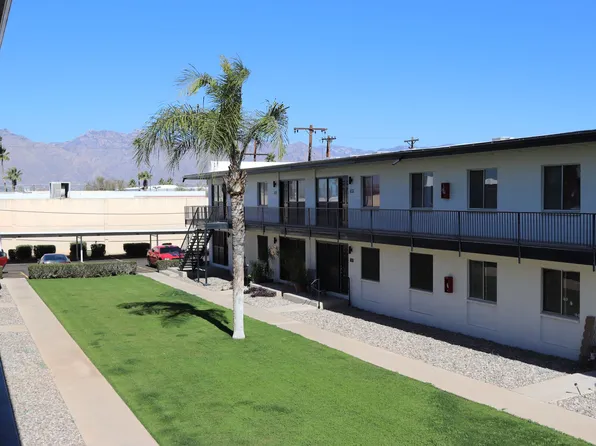 Palms on 2nd Apartments