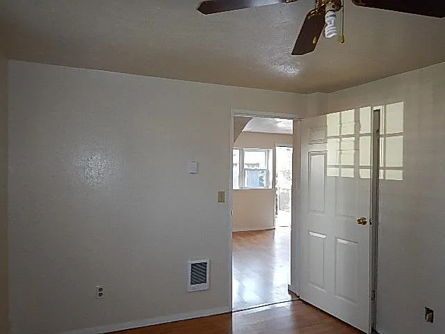 2428 E Grand Ave #4 — Photo 11