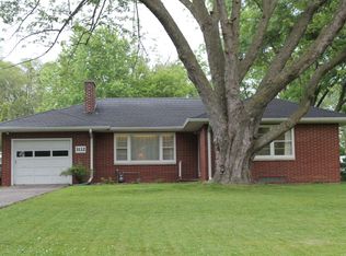 3112 Hillcrest Dr, Cedar Falls, IA 50613