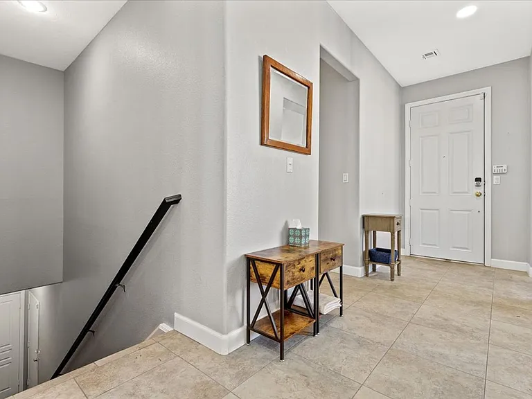 660 Peachy Canyon Cir #201 — Photo 20