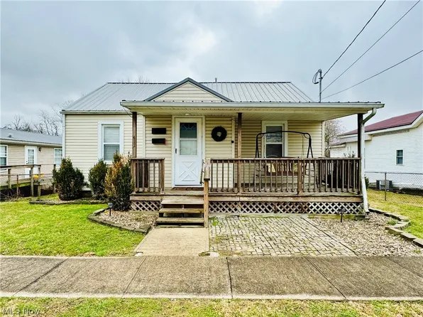 711 Pomeroy Pike, Belpre, OH 45714