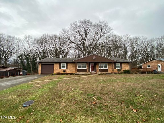 3rd image of 4009 Black Oak Dr