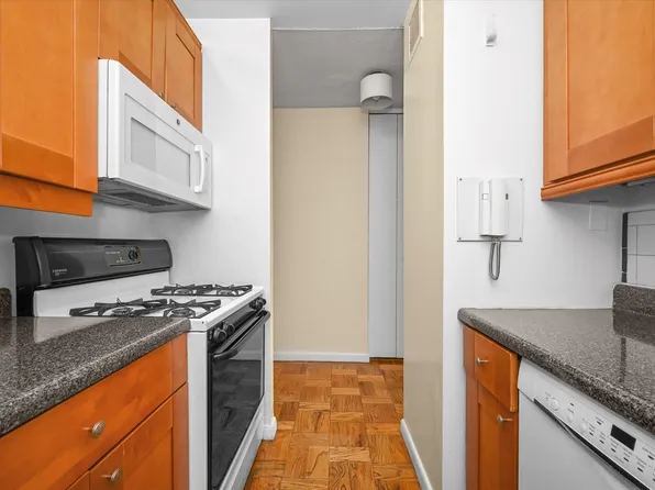 630 First Avenue image 7 of 24