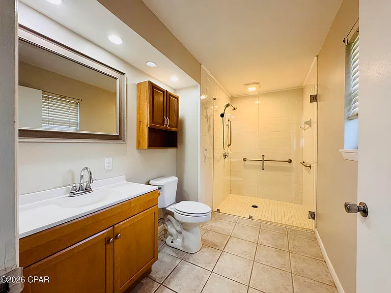 618 Gabriel St — Photo 17