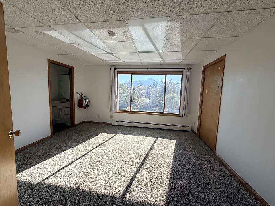 1011 River Dr