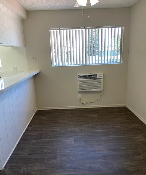 The Enrique Apartments — Photo 22