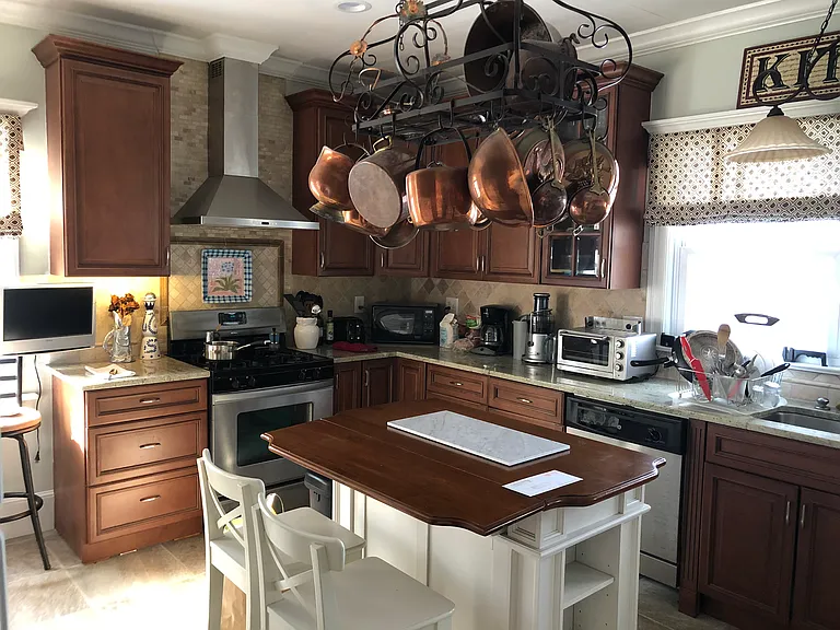 19 Morgan Ave — Photo 5