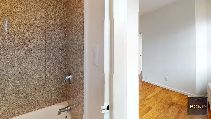 Rented by Bond New York | media 9