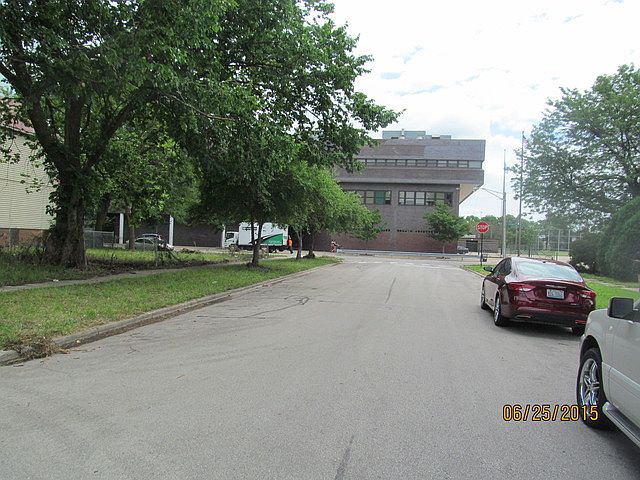 2nd image of 409 W 62nd St