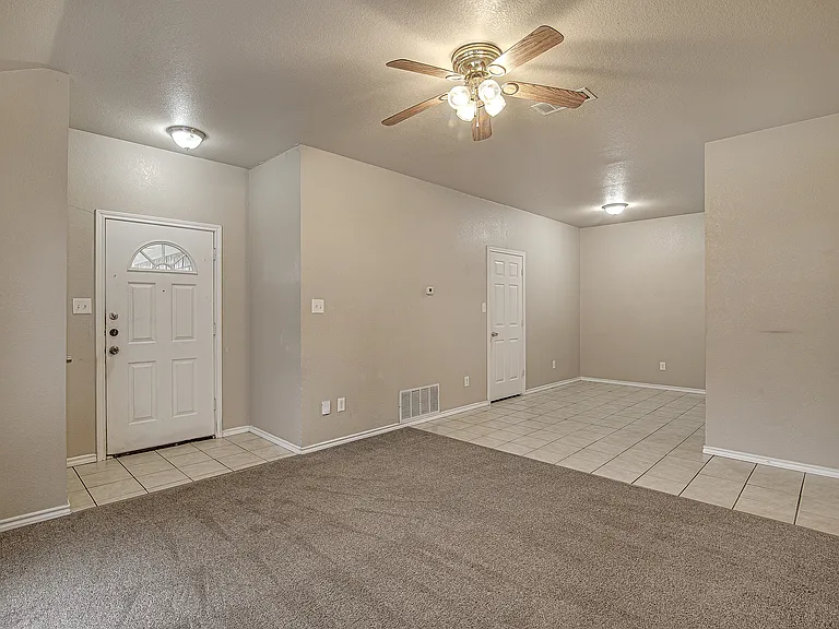 116 Honey Bee Dr #116 — Photo 4