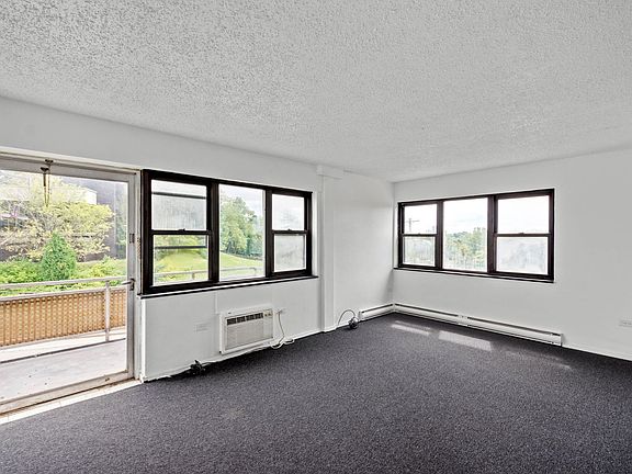5th image of 11979 Frankstown Rd APT 502