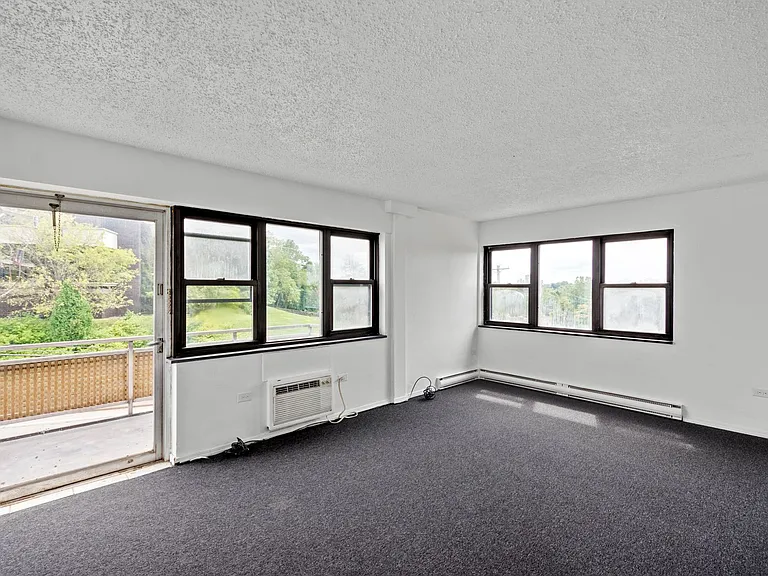 Penn Towers Apartments — Photo 19