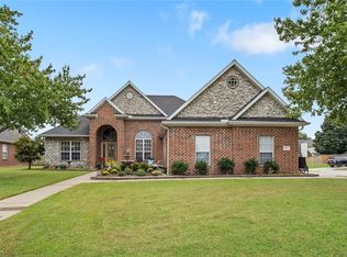 4414 W Hillside Dr, Rogers, AR 72758