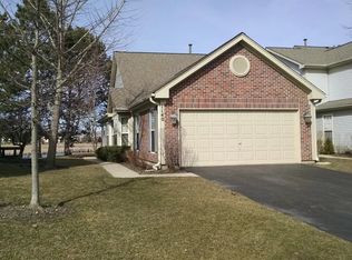 1140 Coldspring Rd #4, Elgin, IL 60120