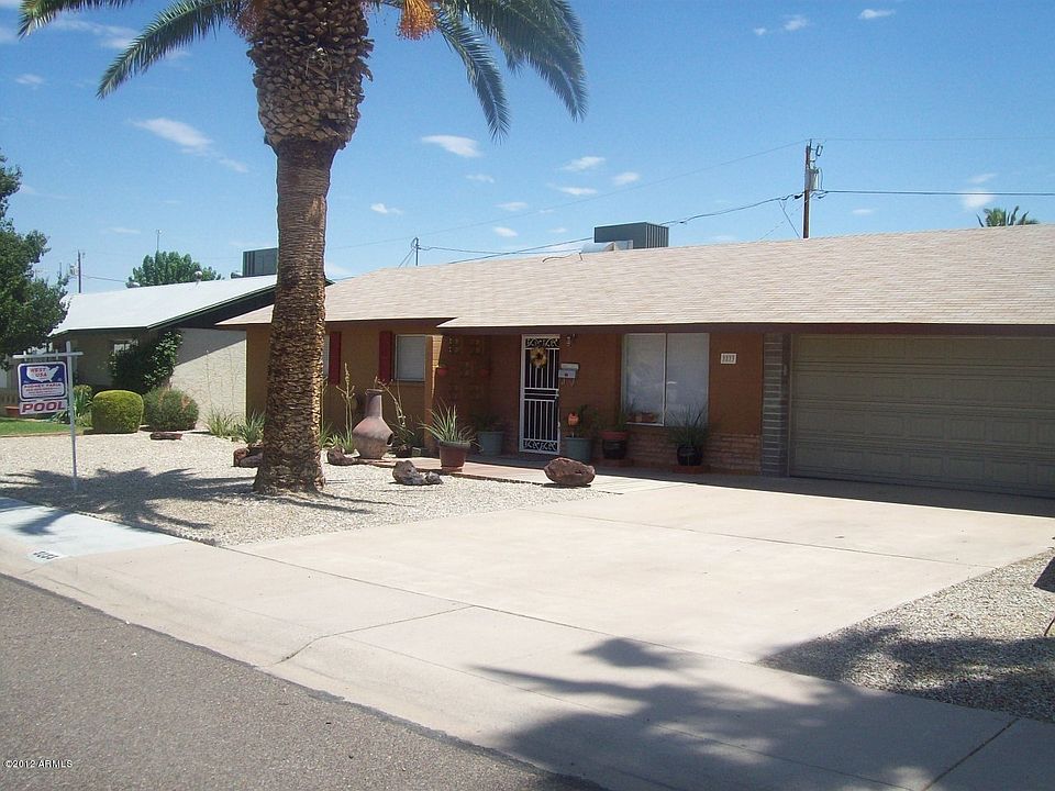 2nd image of 3233 E Roveen Ave