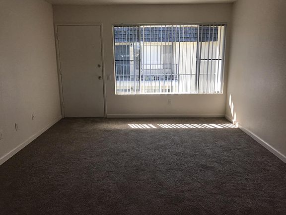 5th image of 2707 Camulos St APT 9