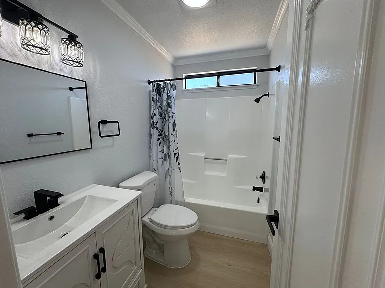 21519 Everett Dr — Photo 6