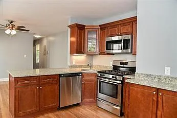 29 W Wyoming Ave #2L