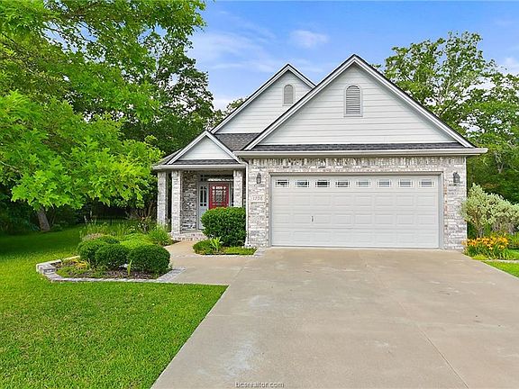 2nd image of 1706 Twin Pond Cir
