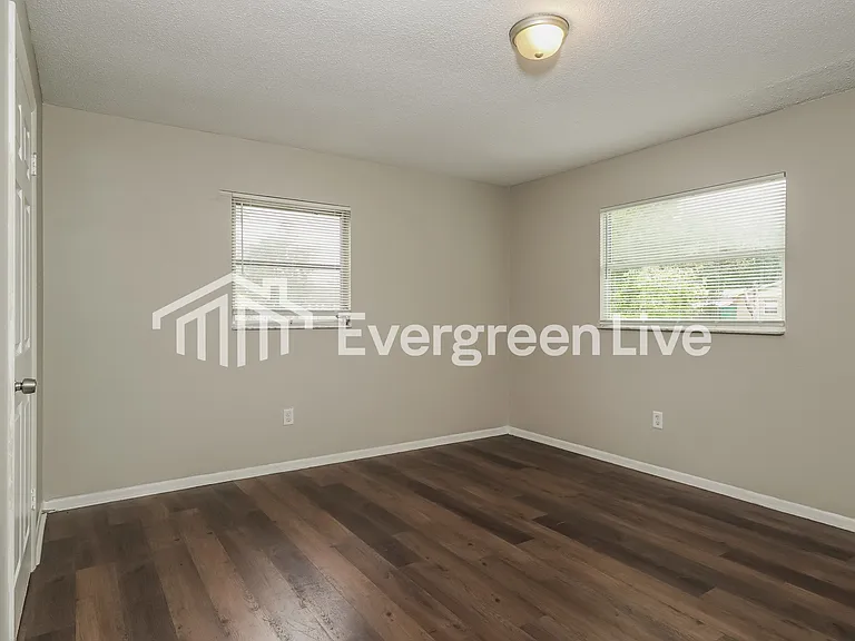 946 Keen Ct — Photo 7