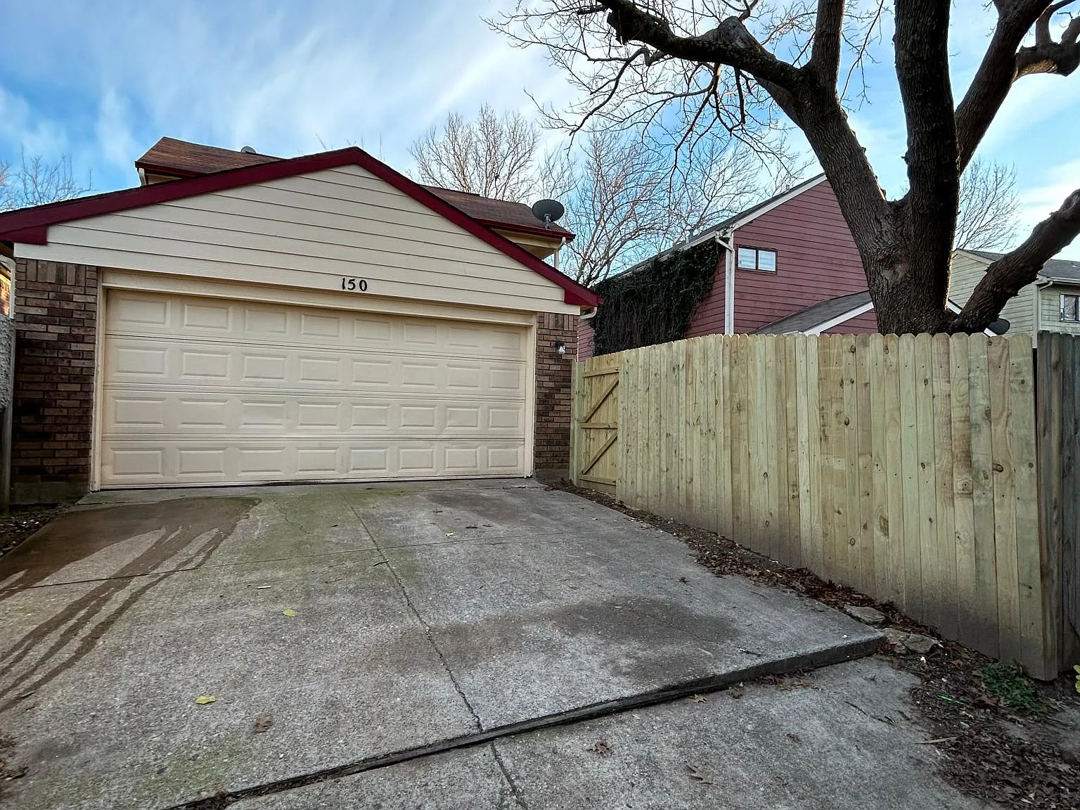 3 bed, 1576 sqft, $2,100 — Photo 2