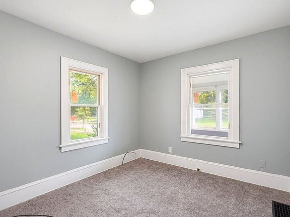 5th image of 970 Mercer Ave