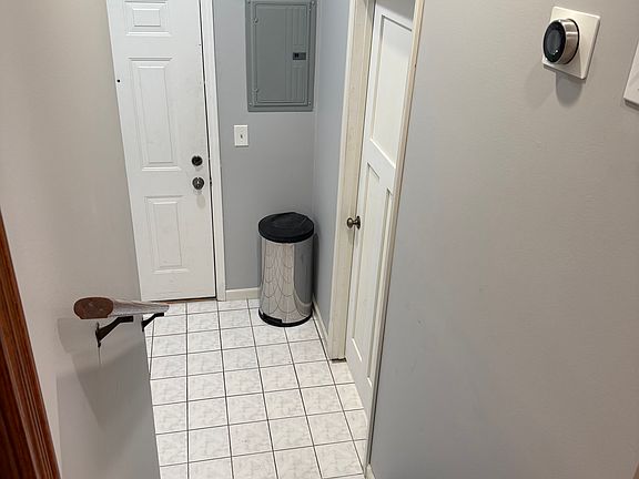 5th image of 625 W Stratford Pl #G