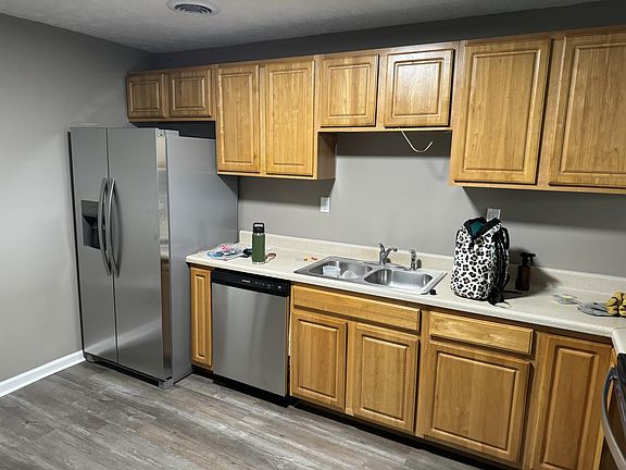 3rd image of 7244 Newport Hwy #1