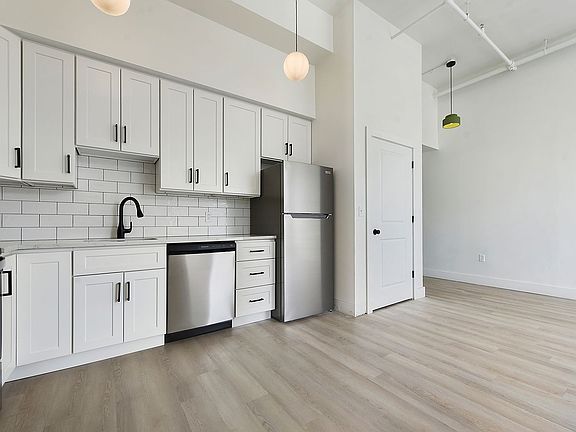 5th image of 300 Benedict Dr #222
