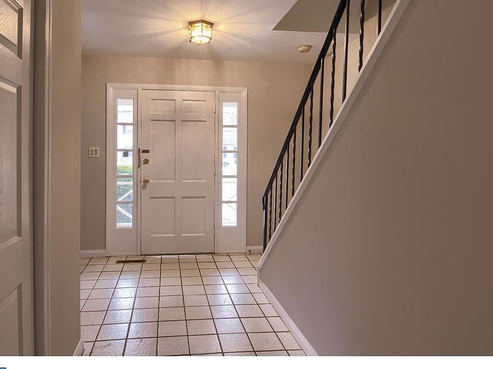 1st image of 2615 Pennington Dr