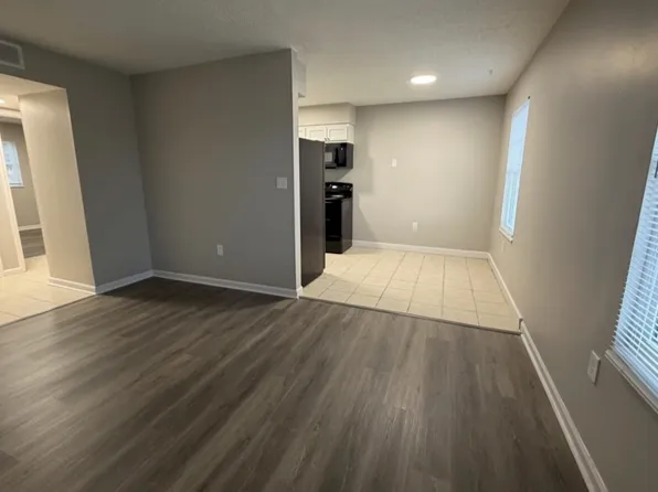 3216 Springfield Dr #2, Louisville, KY 40214