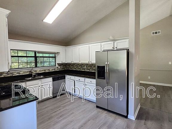 3rd image of 3724 Spring Garden Ln