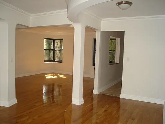 Rented by Stonehenge NYC LLC | media 49