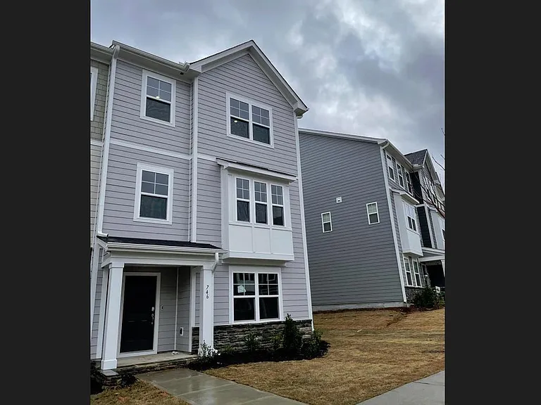 746 Gimari Dr — Photo 1