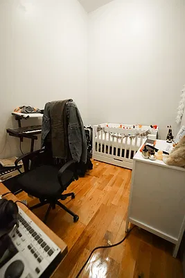 Rented by Manhattan Management LLC | media 10