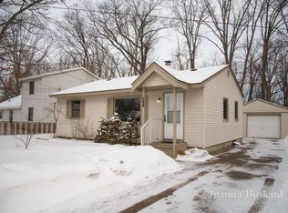 301 Nancy St SE, Kentwood, MI 49548