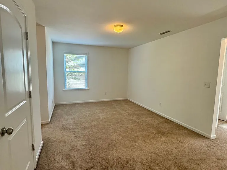 1507 Kellys Landing Dr — Photo 4