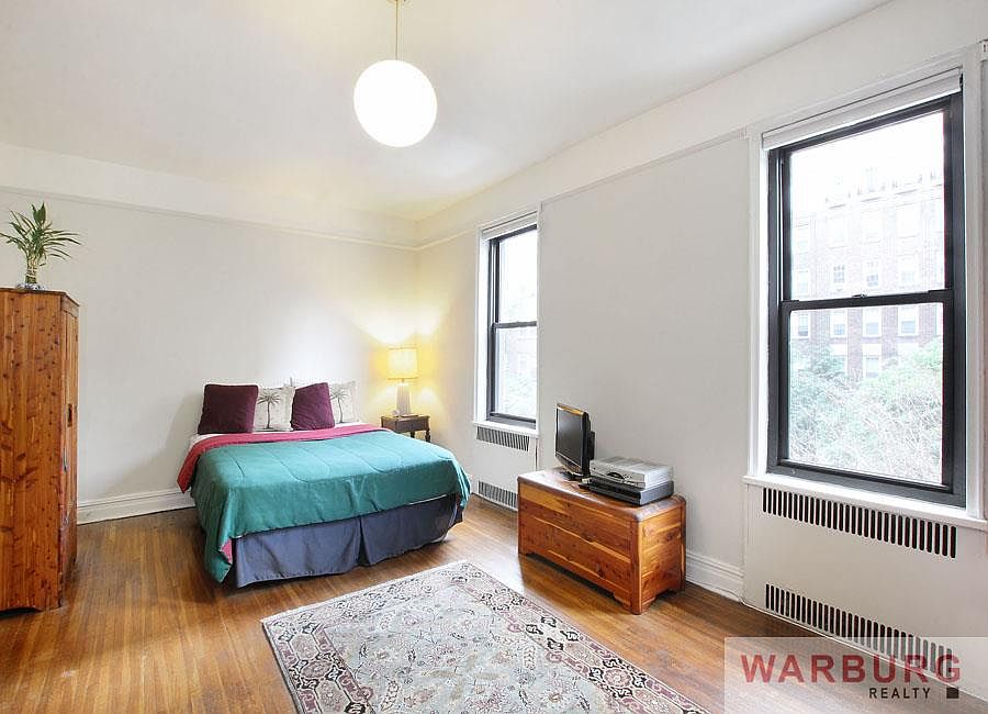 1st image of 20 Plaza St E APT B7
