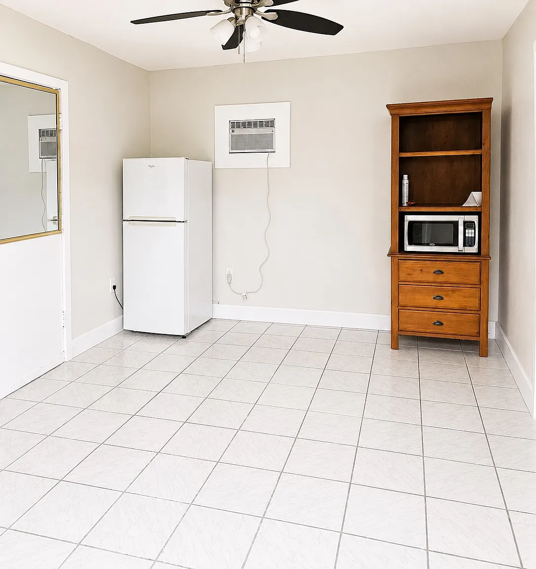 Studio, 500 sqft, $1,200 — Photo 1