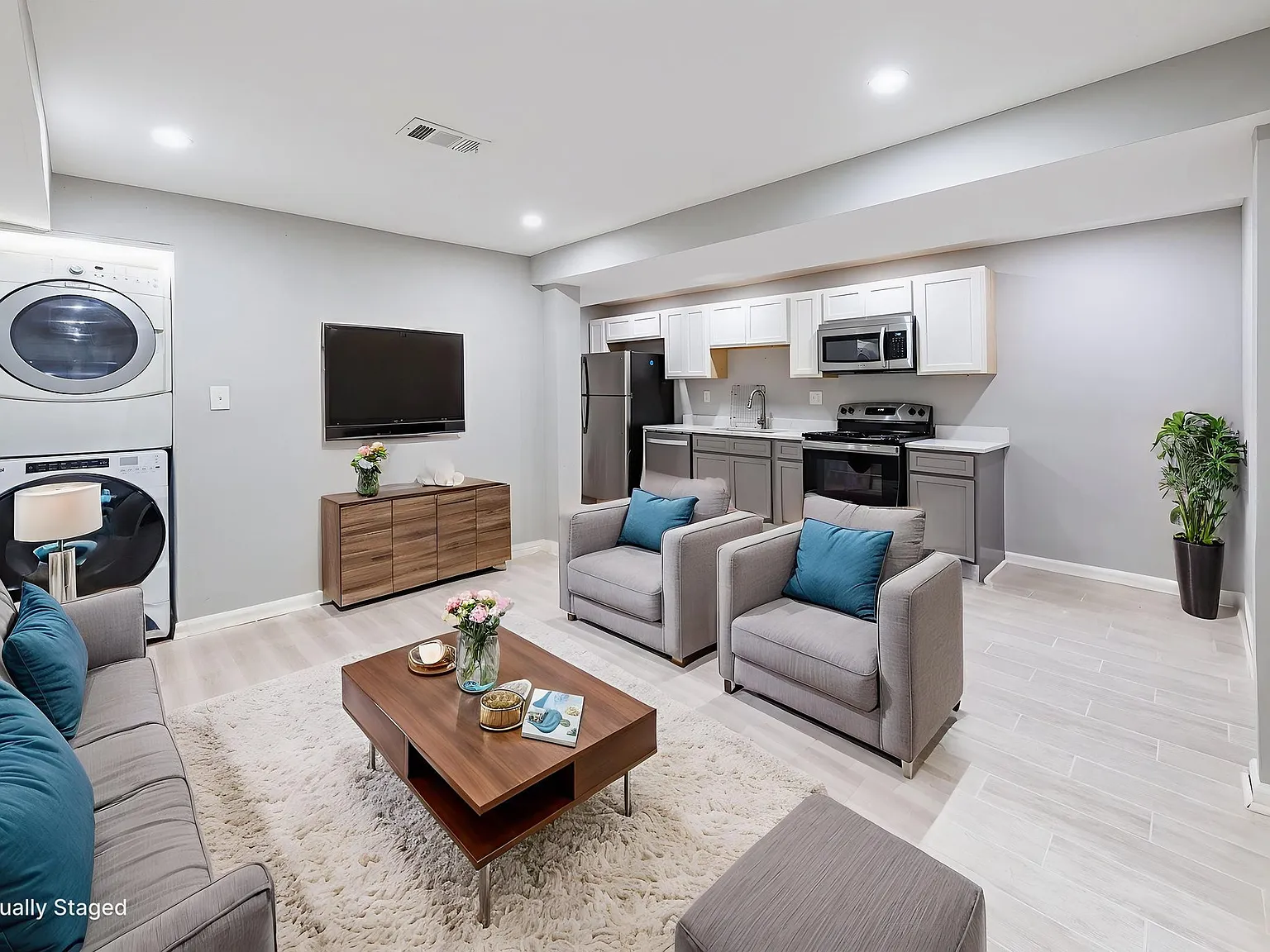 2 bed, 840 sqft, $2,000 — Photo 3